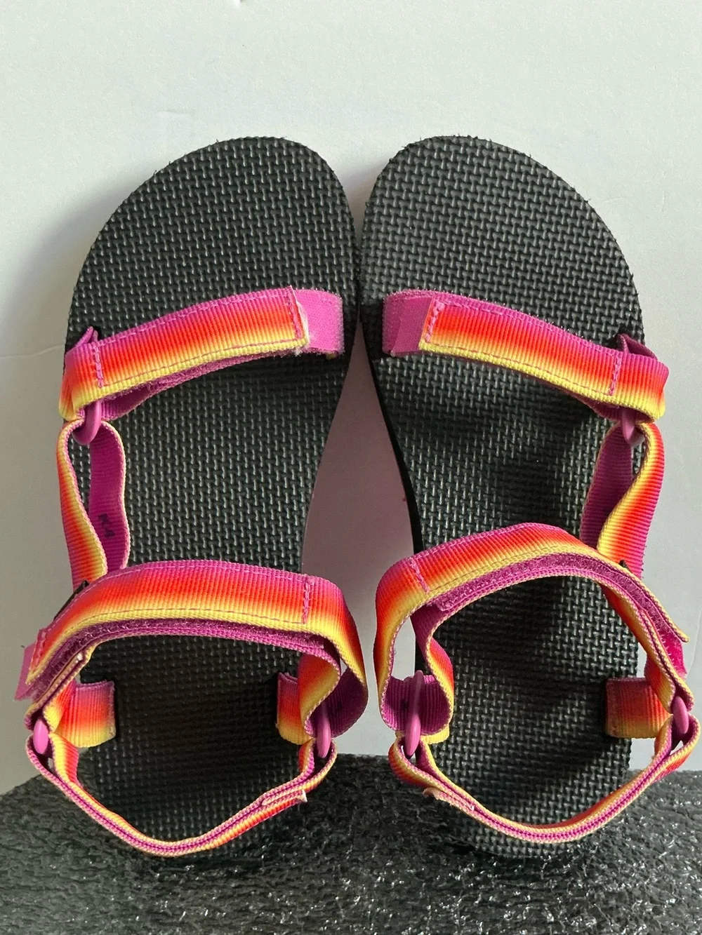 Teva Original Universal Rainbow Sandals - Size US 4 (Youth/Big Kid)